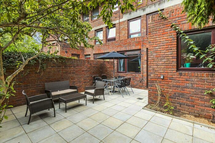 2 Bedroom Flat To Rent In Lily Close, St Paul's Court, London, W14