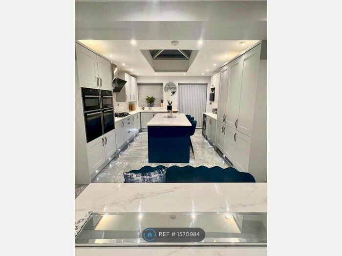 4 Bedroom Semi-Detached House To Rent In Ravenbank Road, Luton, LU2