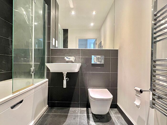 1 Bedroom Flat To Rent In Drake Way, Reading, RG2