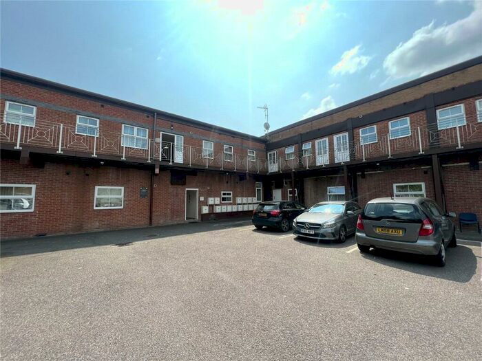 2 Bedroom Flat To Rent In Vauxhall Street, Dudley, West Midlands, DY1