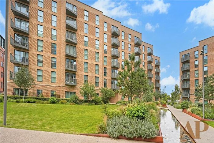 1 Bedroom Flat To Rent In Darjeeling House, Slough, London, SL1