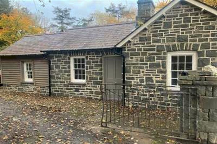 1 Bedroom House To Rent In Church Road, New Quay, SA45