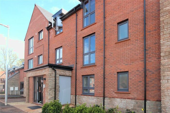 2 Bedroom Flat To Rent In Mustoe Road, Frenchay, Bristol, BS16