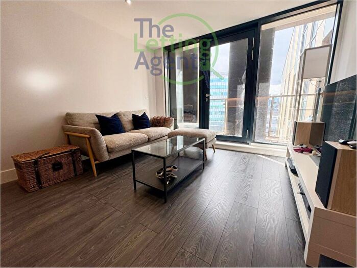2 Bedroom Apartment To Rent In Hallmark Tower, Green Quarter, Cheetham Hill Road, Manchester, M4