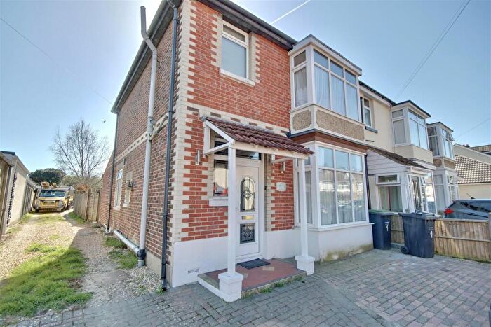 3 Bedroom End Of Terrace House To Rent In Rydal Road, Gosport, PO12