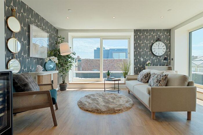 2 Bedroom Apartment For Sale In William Street, Herne Bay, CT6