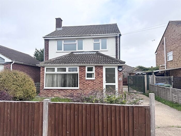4 Bedroom Detached House To Rent In Cottes Way, Hill Head, Fareham, PO14