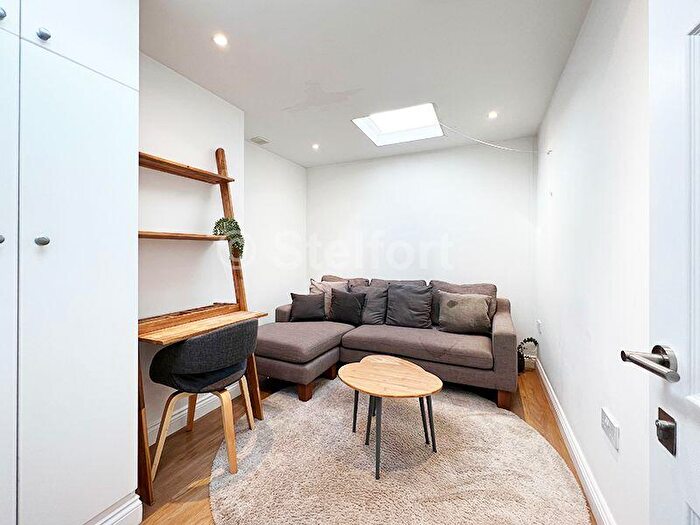 2 Bedroom Flat To Rent In Junction Road, London, N19