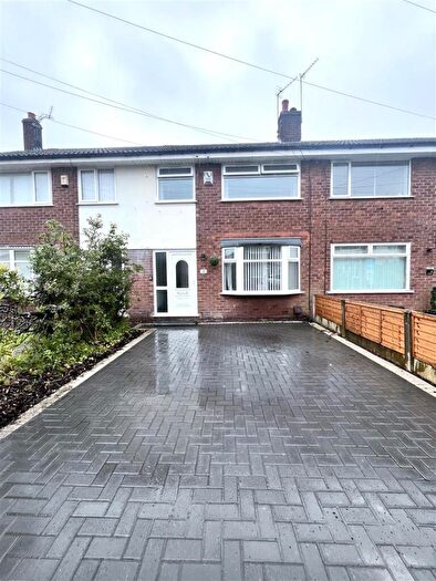 3 Bedroom Mews To Rent In Lovell Drive, Hyde, SK14