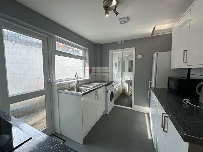 2 Bedroom House To Rent In Oxford Road, Southsea, PO5