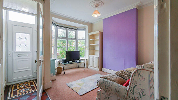 2 Bedroom Terraced House To Rent In Warwards Lane, Selly Oak, Birmingham, B29