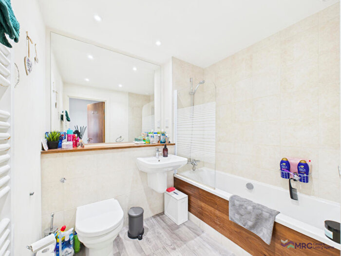 1 Bedroom Flat For Sale In Freedom Quay, Hull, HU1