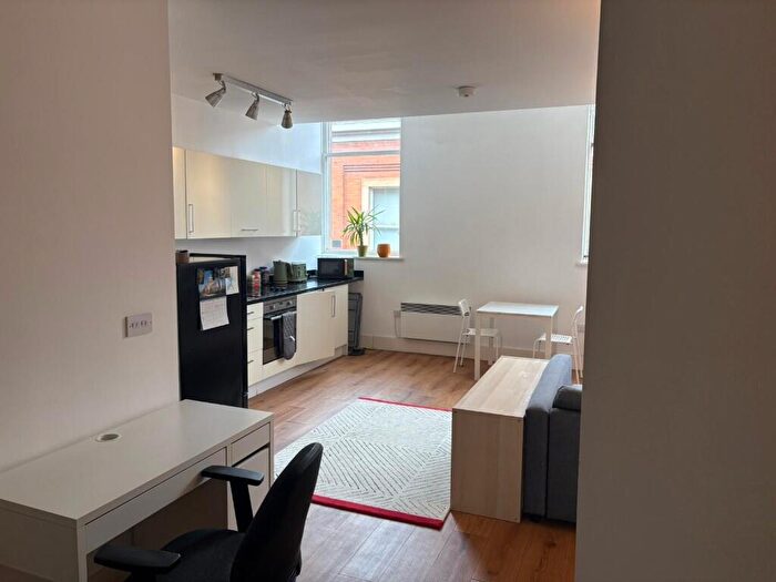 1 Bedroom Apartment To Rent In Bexley Square, Manchester, Greater Manchester, M3