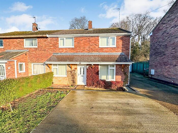 3 Bedroom Semi Detached House For Sale In Oxford Road, Corby, NN17