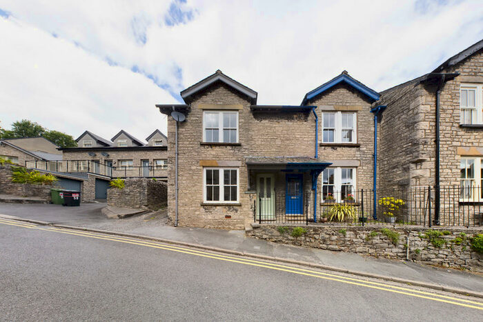3 Bedroom End Of Terrace House To Rent In Captain French Lane, Kendal, LA9
