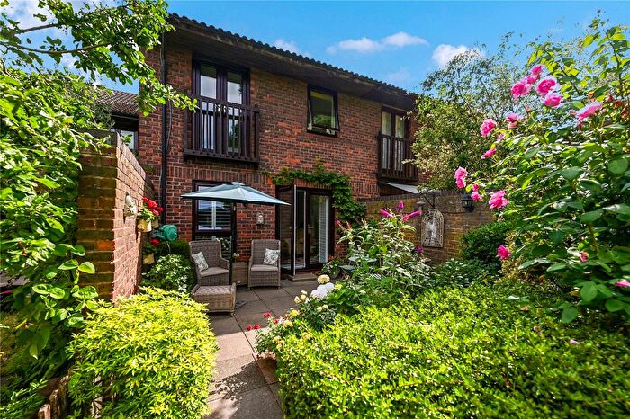 3 Bedroom Terraced House For Sale In Staines, Surrey, TW18