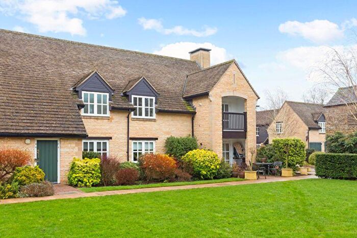 2 Bedroom Flat For Sale In Carysfort Close, Peterborough, PE8