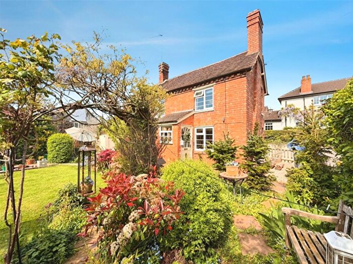 2 Bedroom Cottage For Sale In Ashorne, Warwick, Warwickshire, CV35