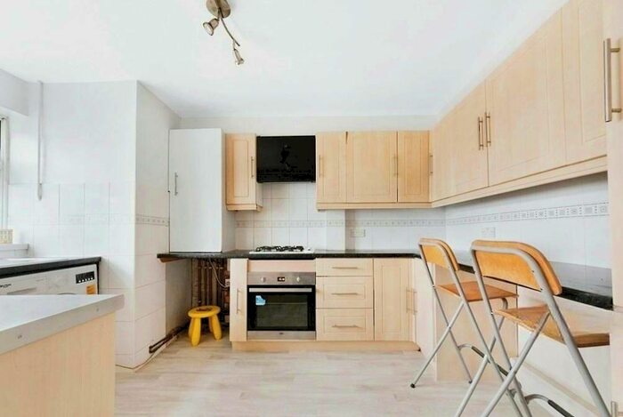 3 Bedroom Apartment To Rent In Beaconsfield Road, London, E16