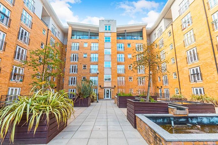 2 Bedroom Apartment For Sale In Middlewood Street, Salford, M5