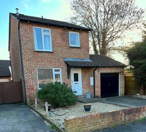 3 Bedroom Detached House To Rent In Abbots Close, Weston-Super-Mare, BS22