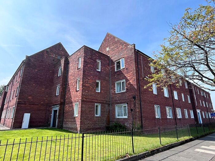2 Bedroom Flat To Rent In Park Avenue, Gosforth, Newcastle Upon Tyne, Tyne And Wear, NE3