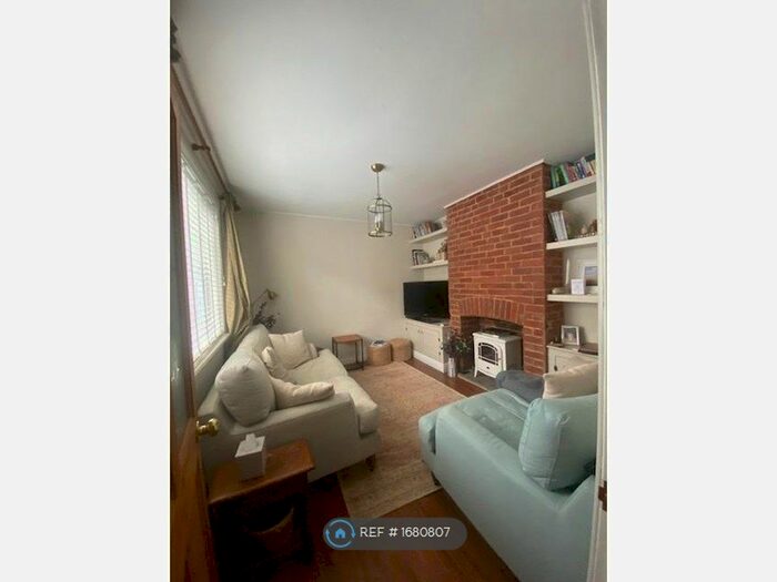 3 Bedroom Terraced House To Rent In New Road, Royal Wootton Bassett, Swindon, SN4