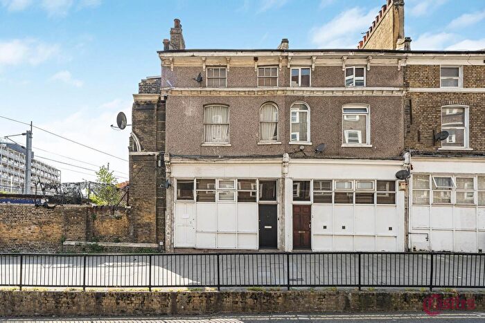 2 Bedroom Maisonette For Sale In Barnabas Road, London, E9