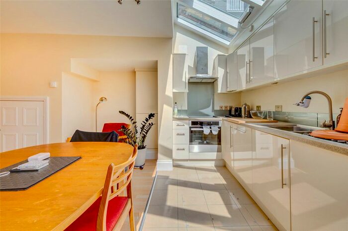 1 Bedroom Flat To Rent In Rothschild Road, Chiswick, W4
