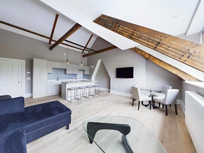 2 Bedroom Apartment To Rent In West Avenue, Gosforth, Newcastle Upon Tyne, NE3