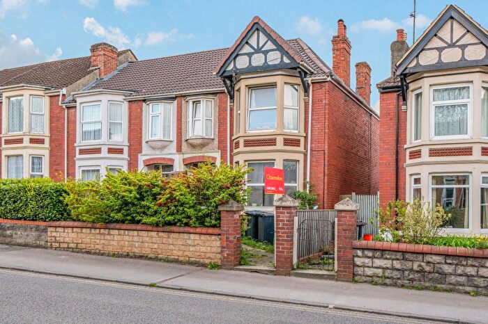 5 Bedroom Semi-Detached House For Sale In Kingshill Road, Swindon, SN1