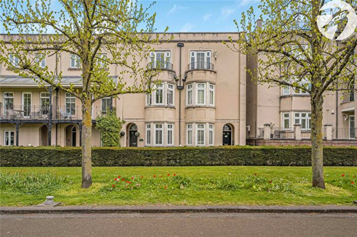 4 Bedroom Terraced House For Sale In The Boulevard, Greenhithe, Kent, DA9