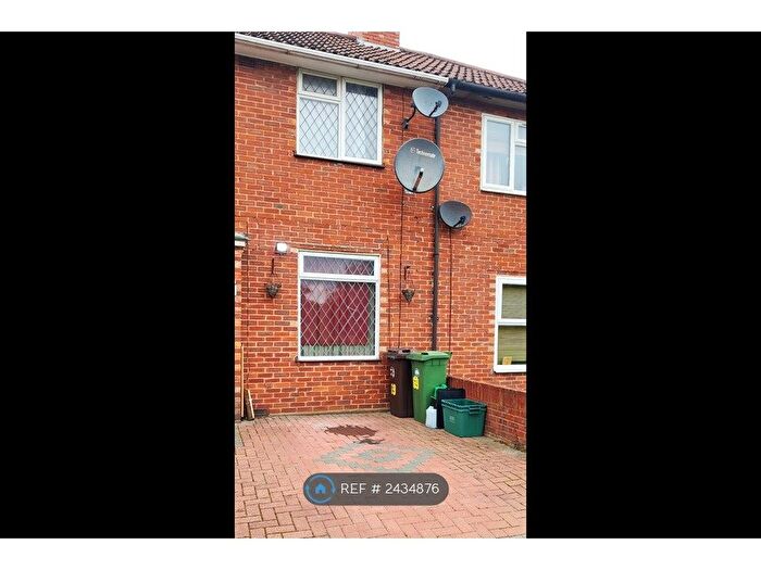 3 Bedroom Terraced House To Rent In Revesby Road, Carshalton, SM5