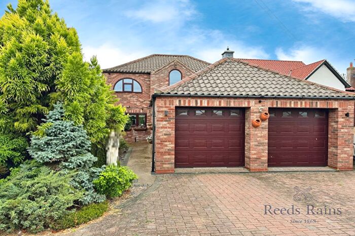 3 Bedroom Detached House For Sale In York Road, Cliffe, Selby, North Yorkshire, YO8