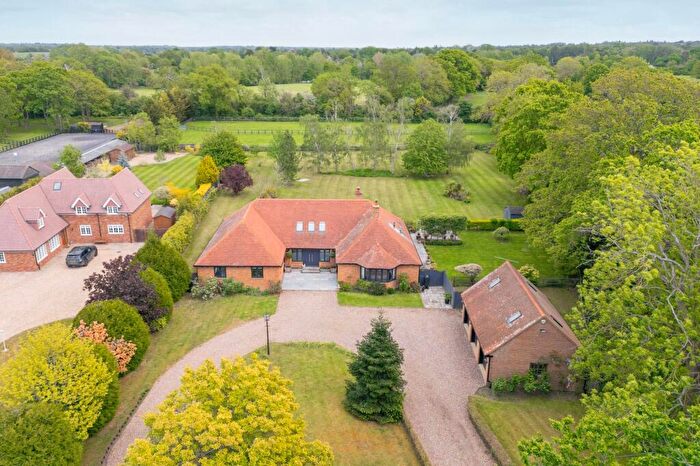 6 Bedroom Detached House For Sale In Gibbins Lane, Warfield, RG42
