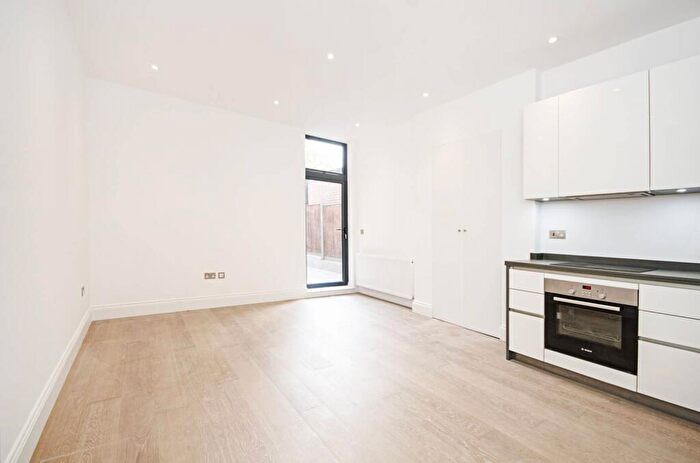 1 Bedroom Flat For Sale In Fordwych Road, West Hampstead, London, NW2
