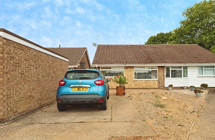 2 Bedroom Semi-Detached Bungalow For Sale In Stockholm Close, Corby, NN18