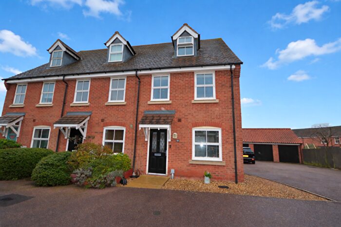 3 Bedroom End Of Terrace House To Rent In Long Breech, Kettering, NN14