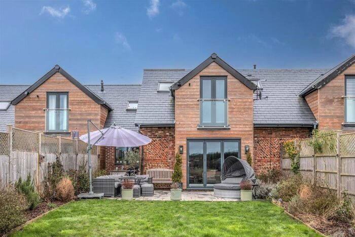 3 Bedroom Terraced House For Sale In Broyle Mill, Ringmer, BN8