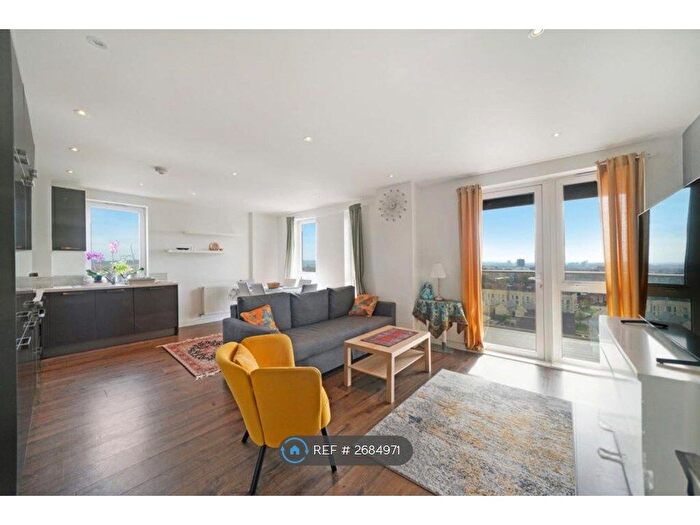 3 Bedroom Flat To Rent In London, London, HA8