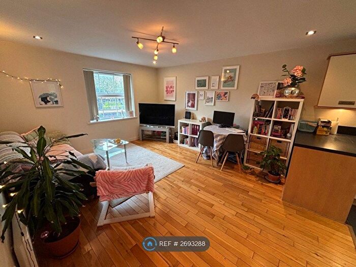 2 Bedroom Flat To Rent In The Junxion, Leeds, LS5