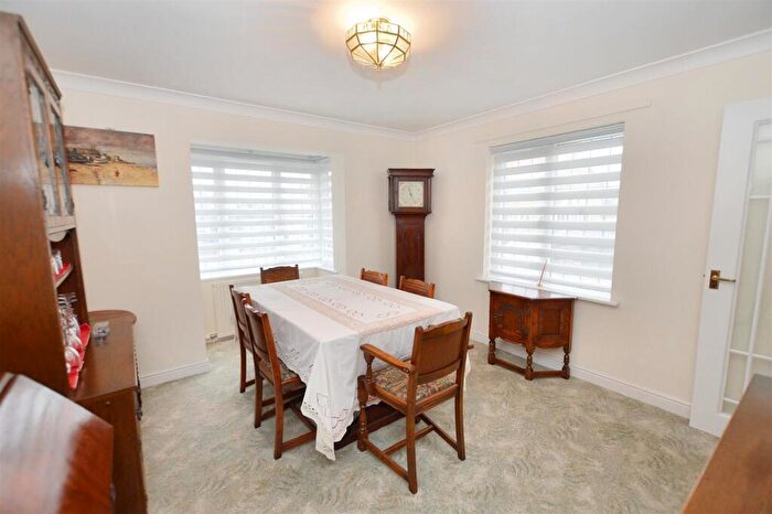 5 Bedroom Detached House For Sale In Trentham Drive, Holt Road, Sheringham, NR26