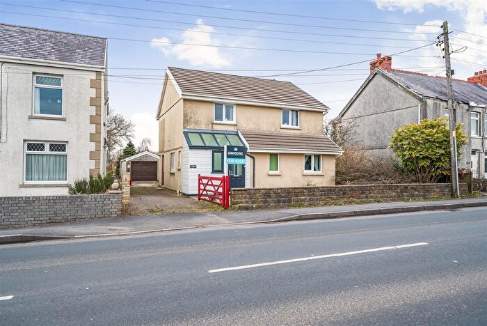 4 Bedroom Detached House For Sale In Carmarthen Road, Cross Hands, Llanelli, SA14