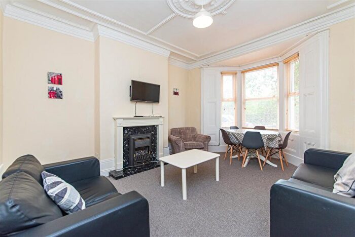 6 Bedroom Terraced House To Rent In First Avenue, Heaton, Newcastle Upon Tyne, NE6