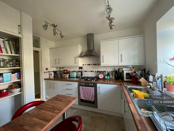2 Bedroom Flat To Rent In London, London, N4