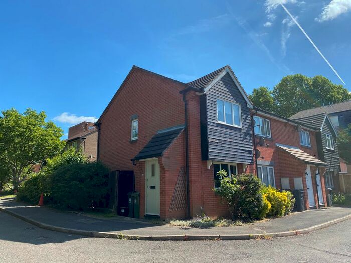 2 Bedroom Terraced House To Rent In Caroline Close, London, SW16