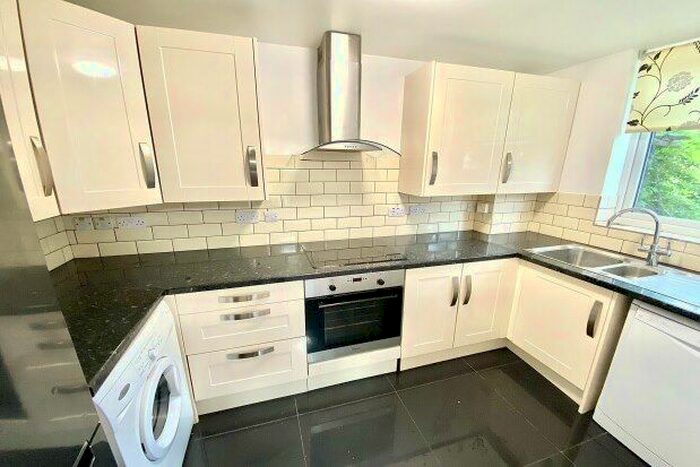 2 Bedroom Flat To Rent In Gardner Close, London, E11