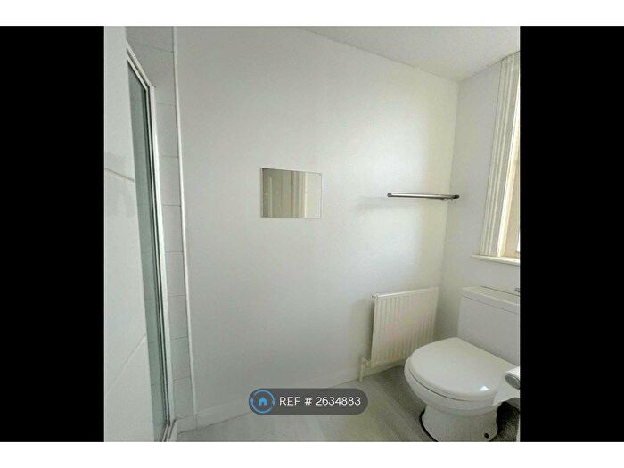 1 Bedroom Flat To Rent In Queens Park Gardens, Bournemouth, BH8