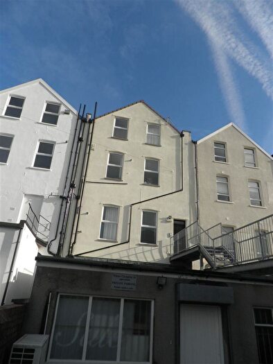 3 Bedroom Flat To Rent In Kings Parade Avenue, Bristol, BS8