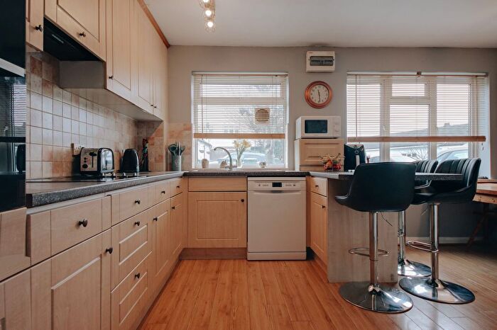 5 Bedroom Semi-Detached House For Sale In Rowley Close, Watford, WD19